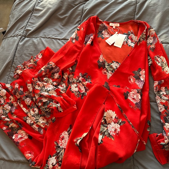 Renamed Red Flower Wrap Midi Dress, Women’s Size L, new with tags - Picture 3 of 3